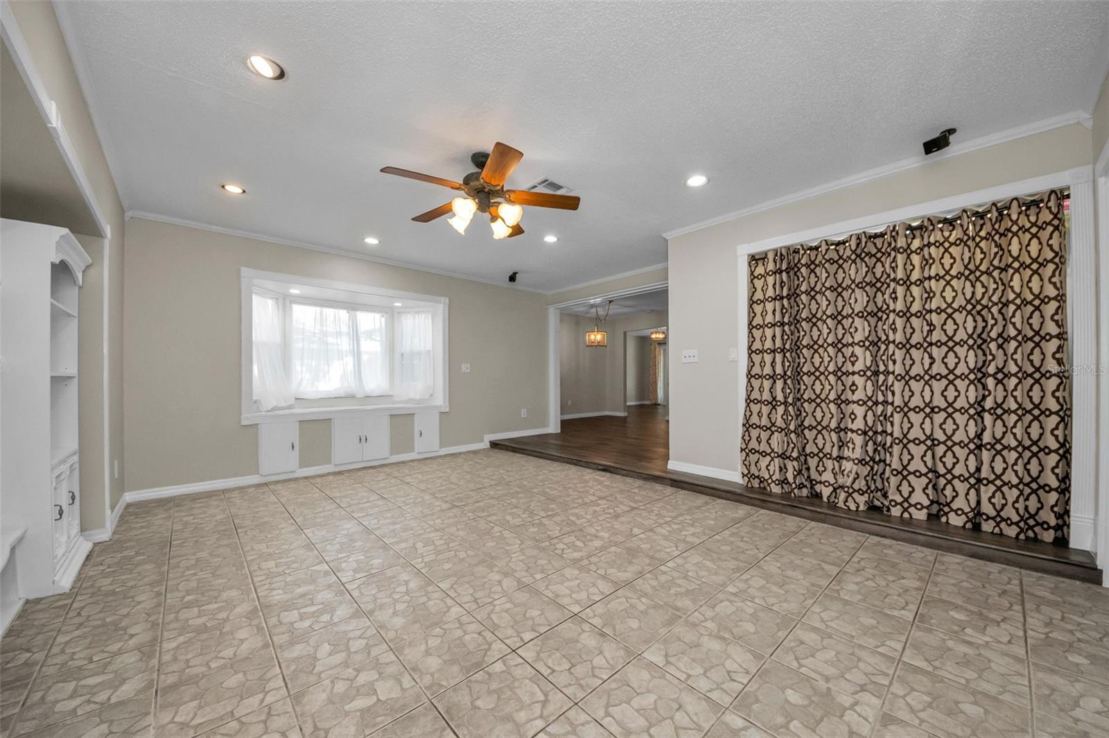 Image 23 of 41 For 11129 62nd Street N