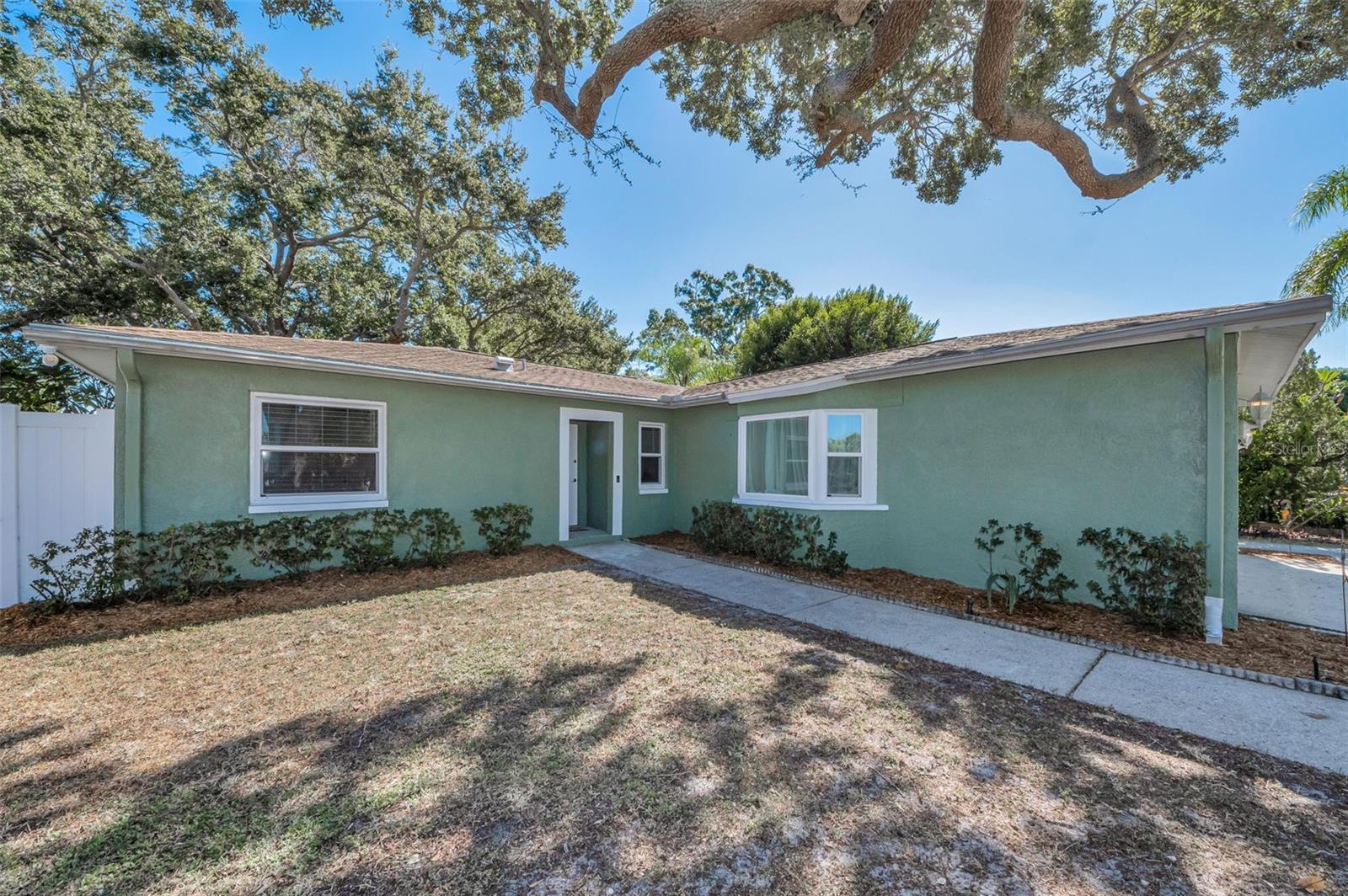 Image 5 of 41 For 11129 62nd Street N