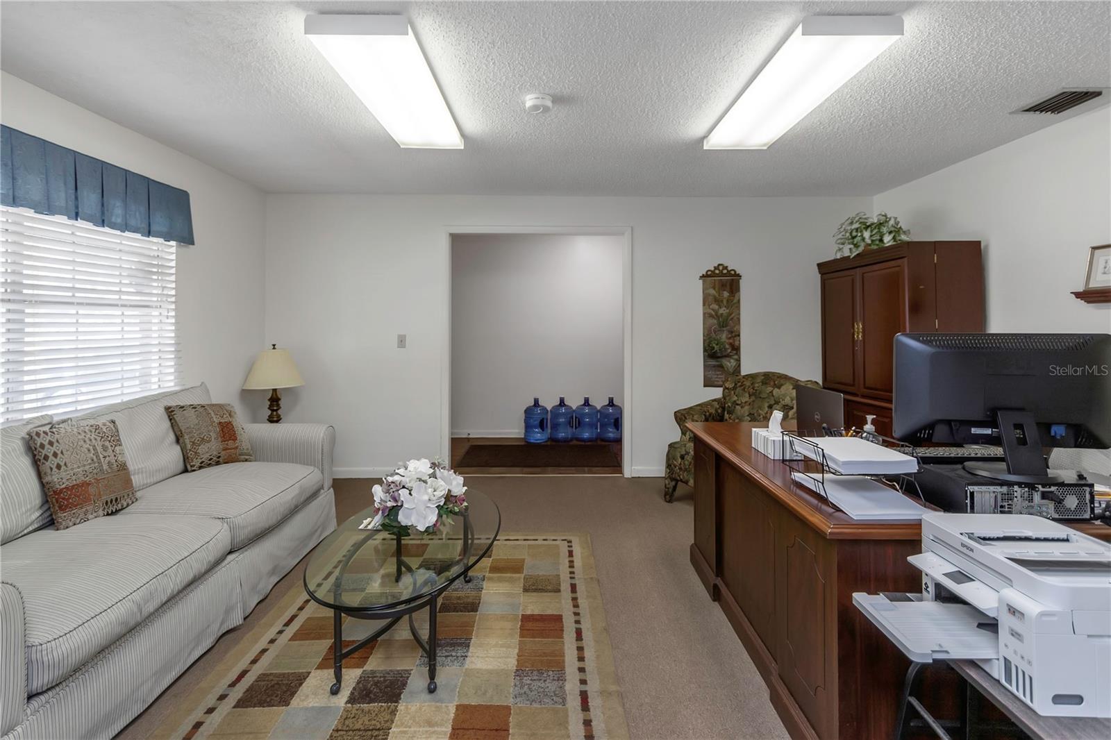 Image 15 of 63 For 17515 Lakeshore Road