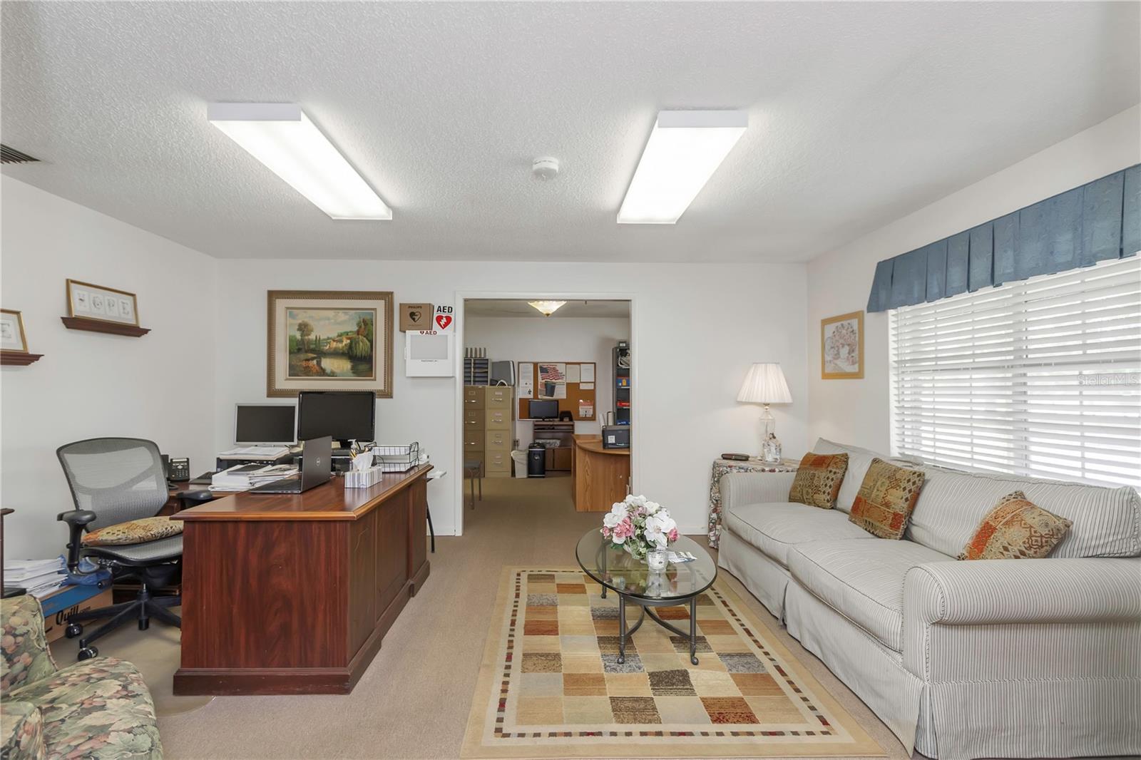 Image 16 of 63 For 17515 Lakeshore Road