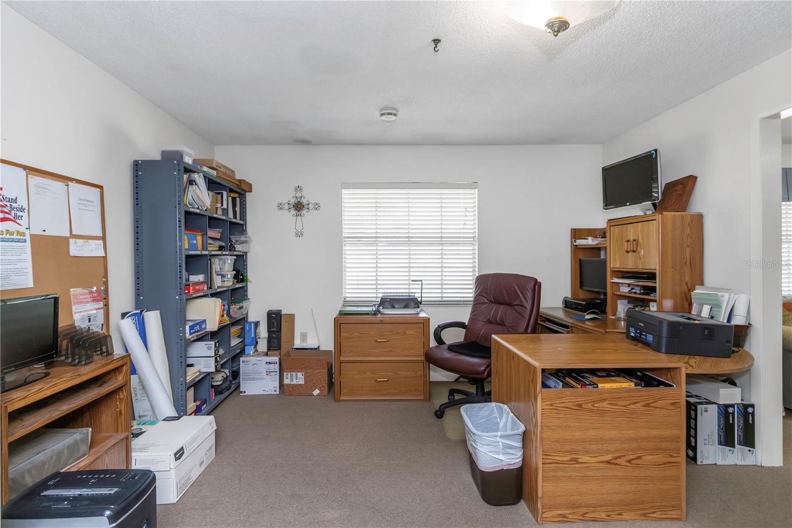 Image 19 of 63 For 17515 Lakeshore Road