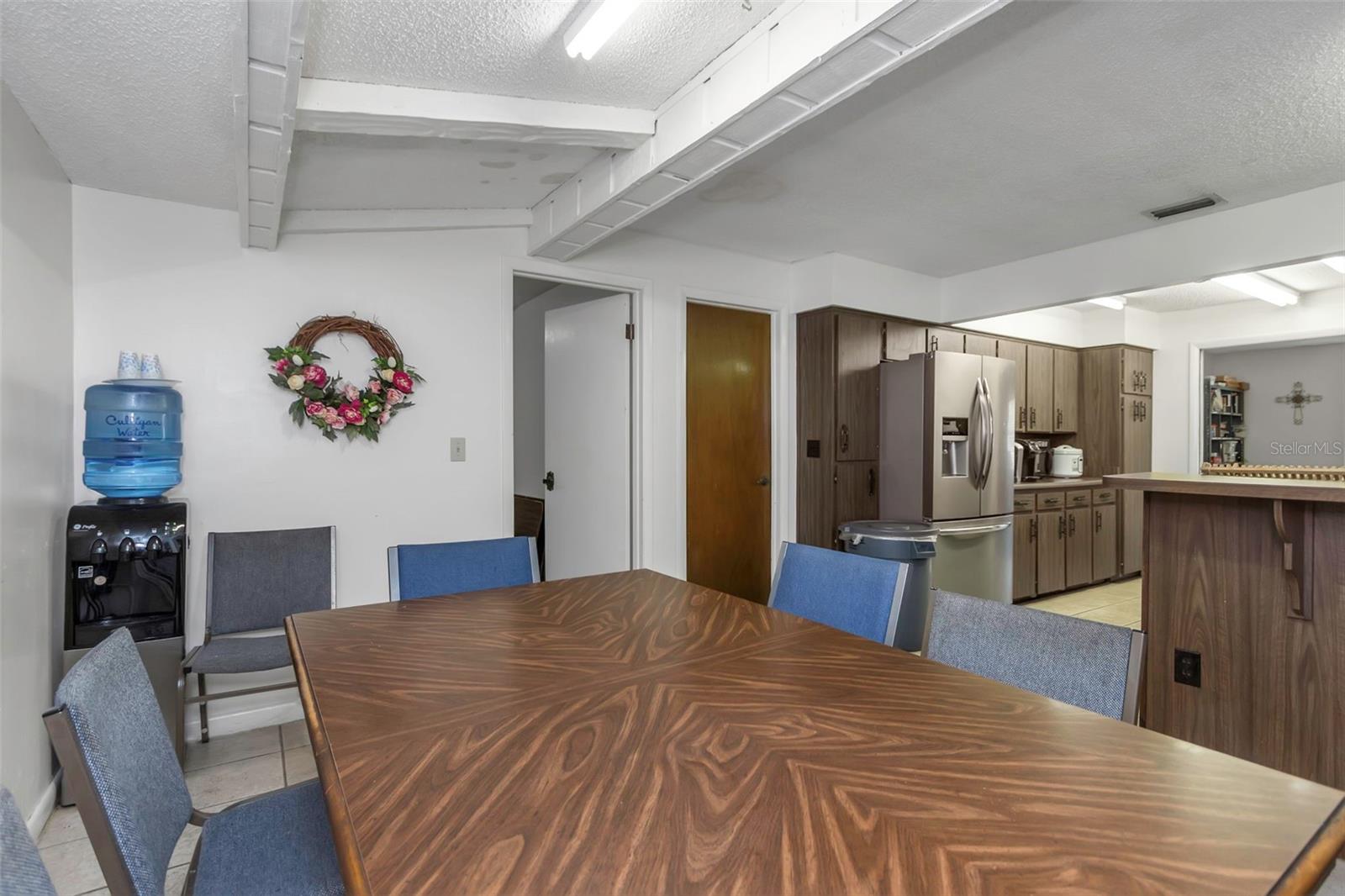 Image 26 of 63 For 17515 Lakeshore Road