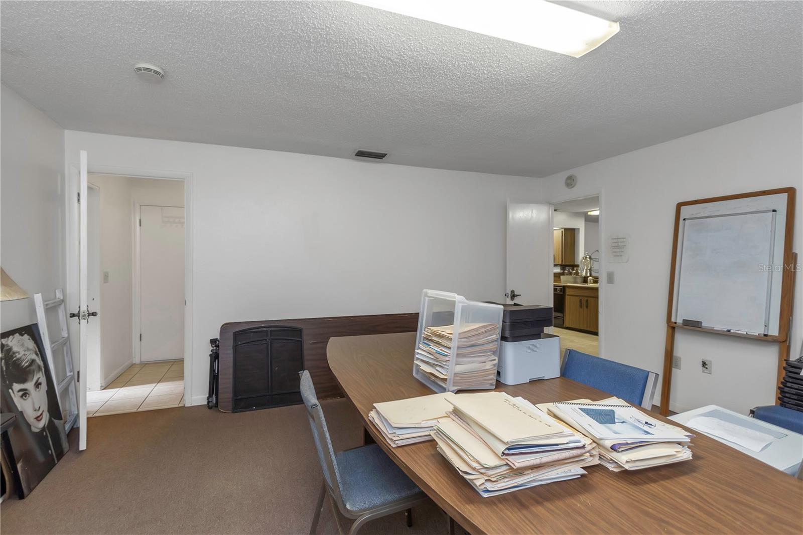 Image 27 of 63 For 17515 Lakeshore Road