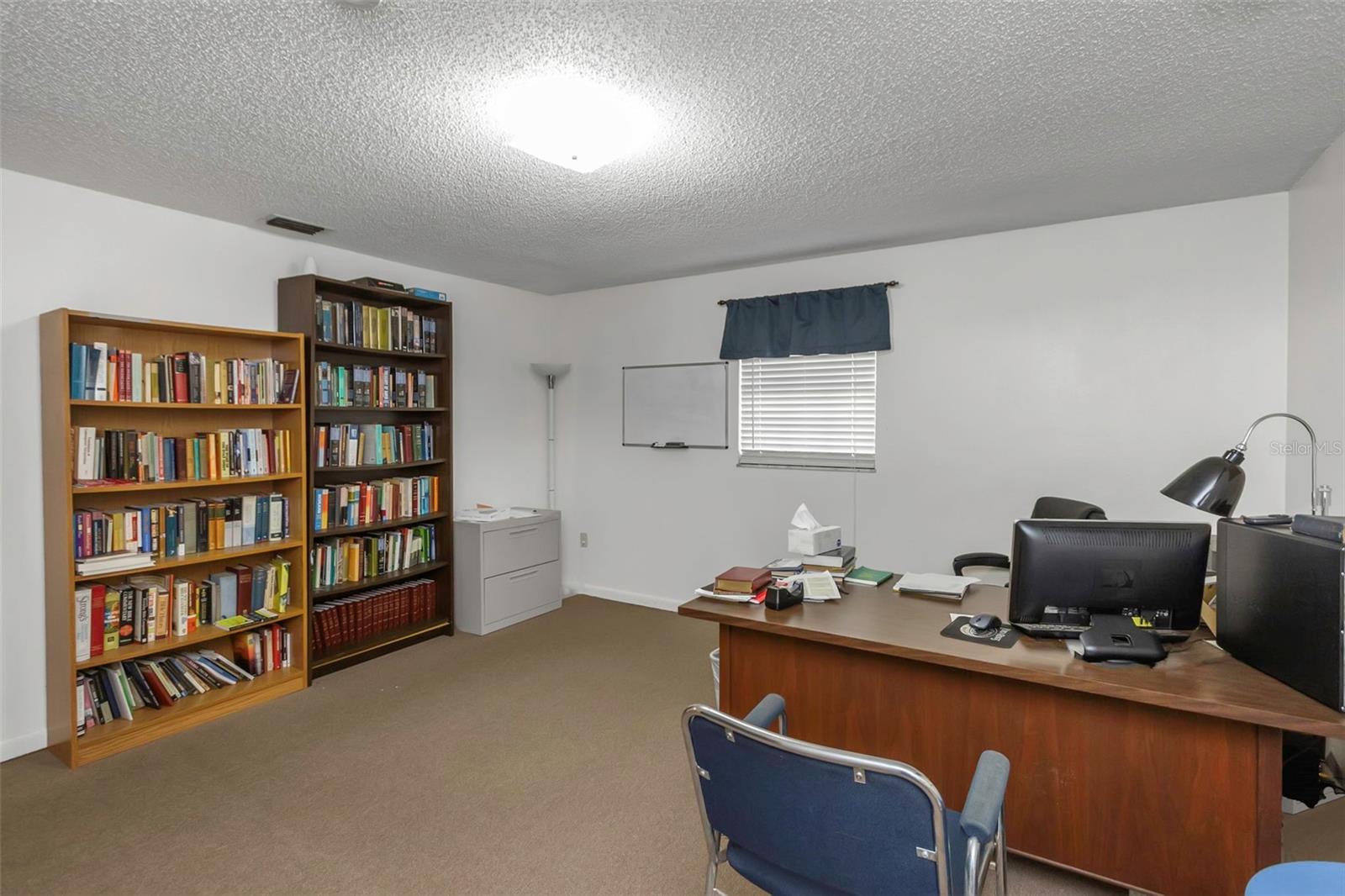 Image 46 of 63 For 17515 Lakeshore Road