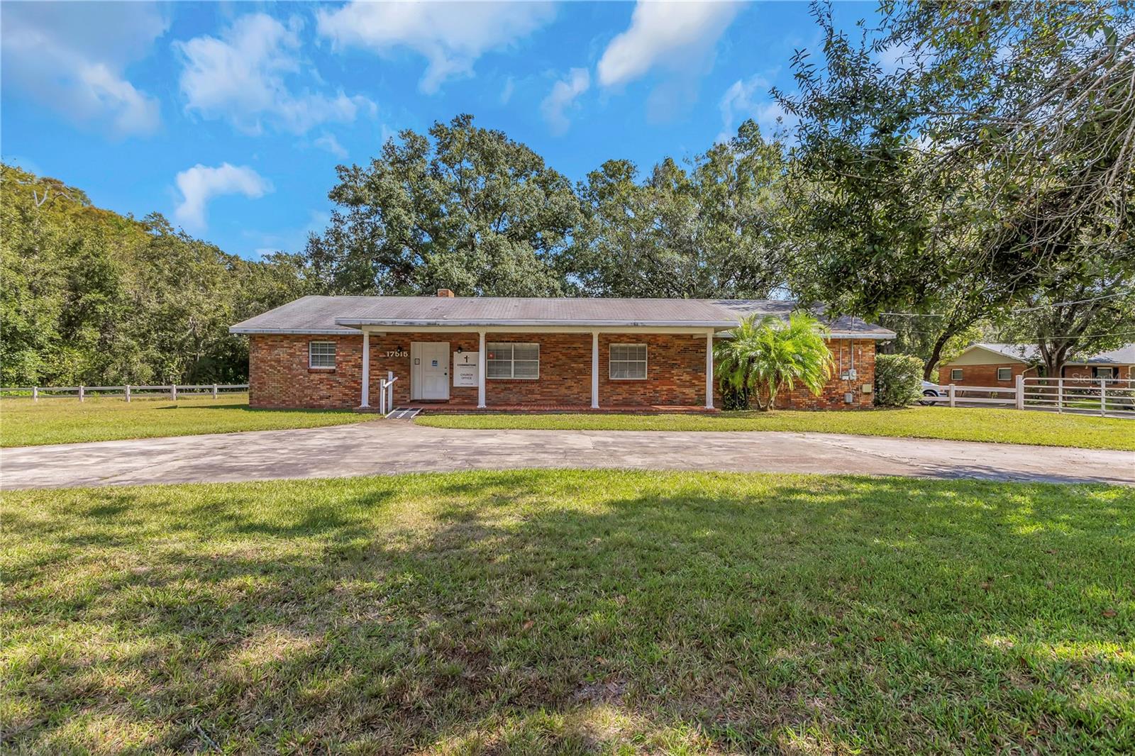 Image 54 of 63 For 17515 Lakeshore Road