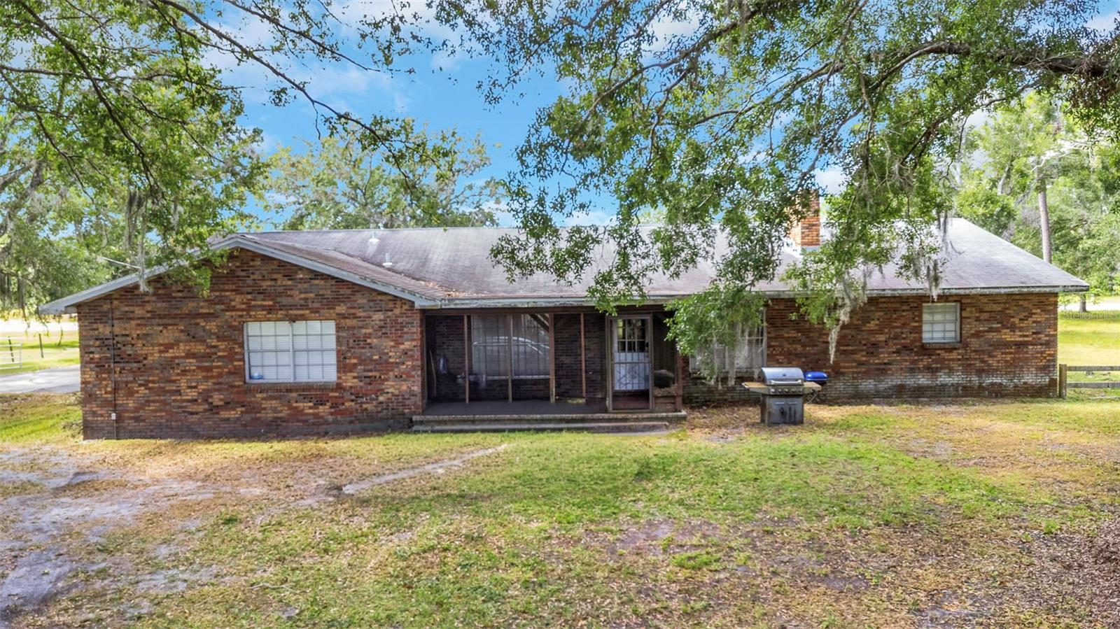 Image 55 of 63 For 17515 Lakeshore Road