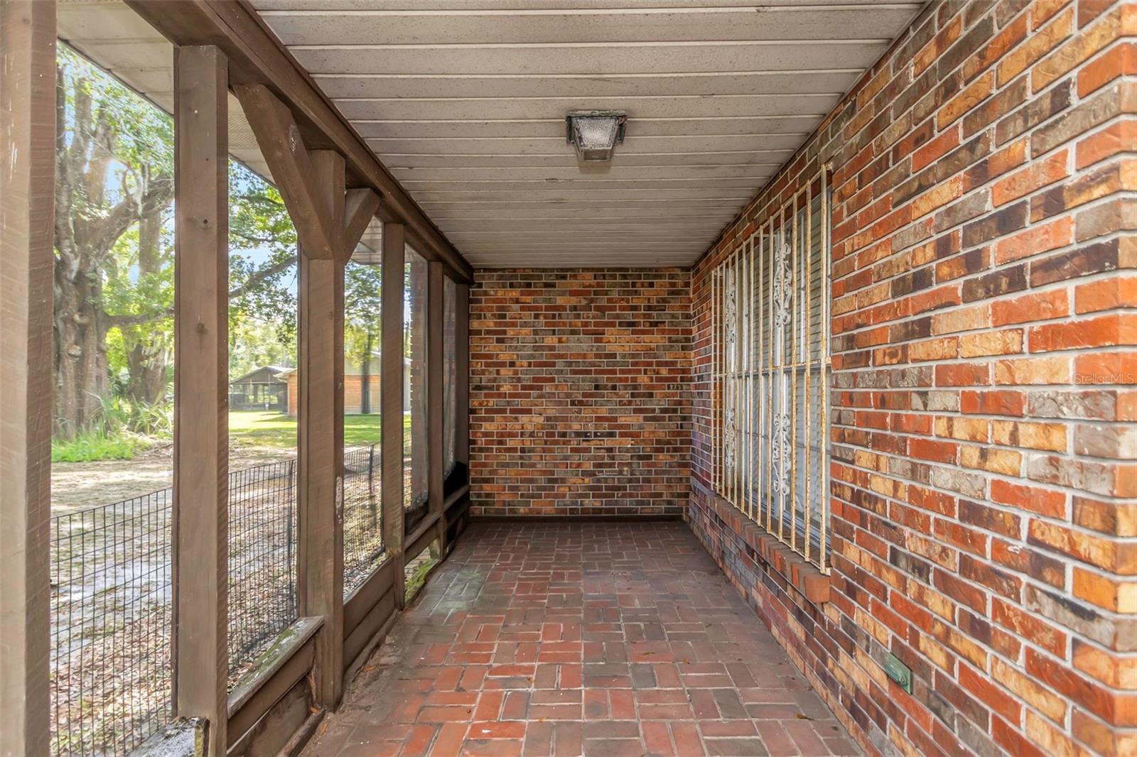 Image 56 of 63 For 17515 Lakeshore Road