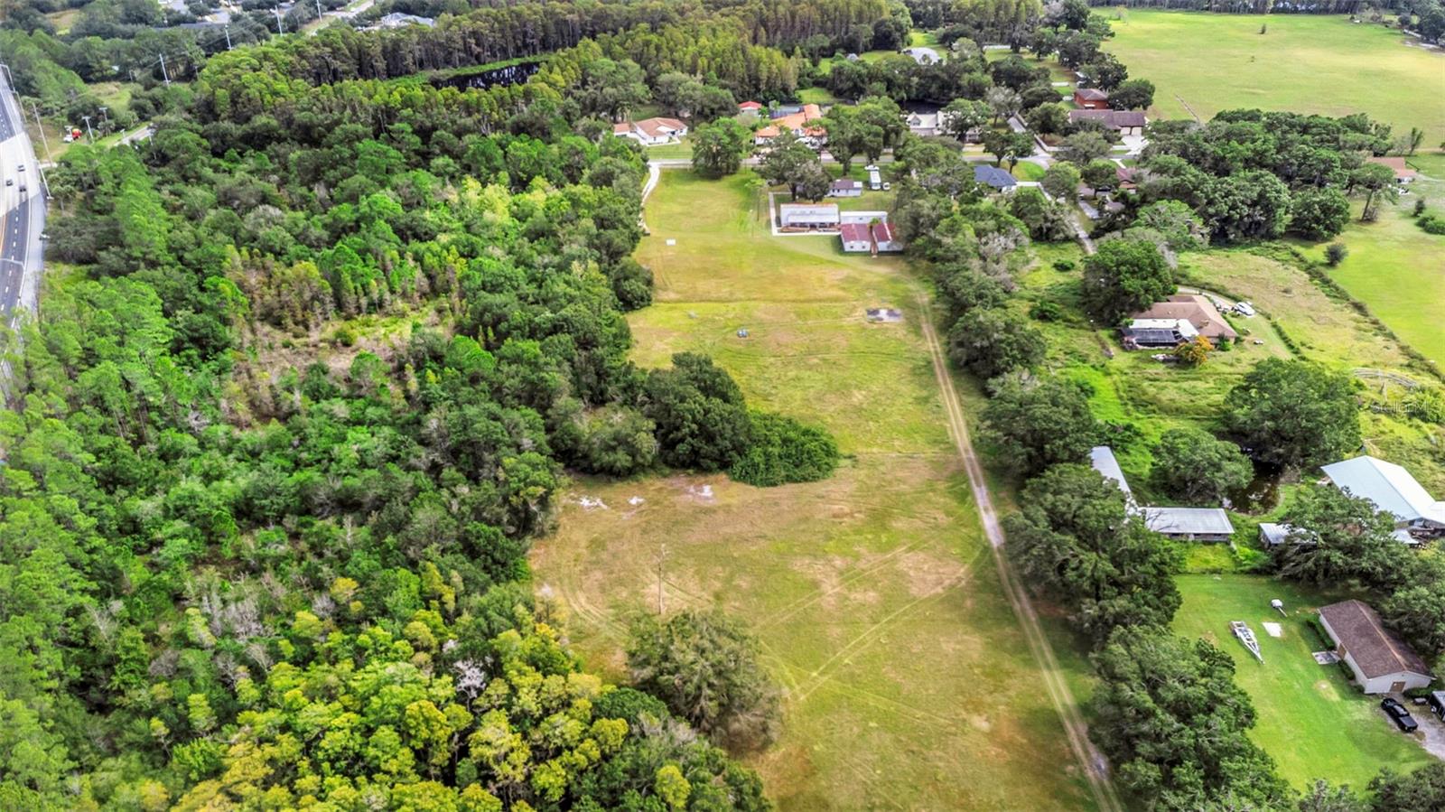 Image 8 of 63 For 17515 Lakeshore Road