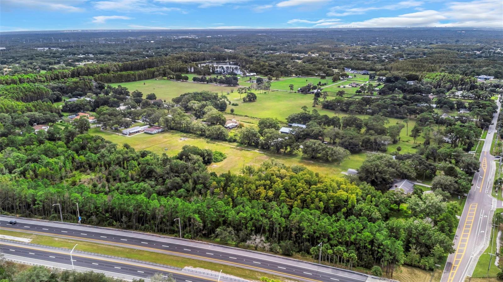 Image 9 of 63 For 17515 Lakeshore Road