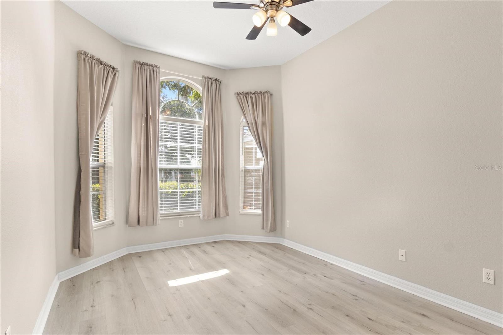 Image 26 of 33 For 3023 Minuteman Lane