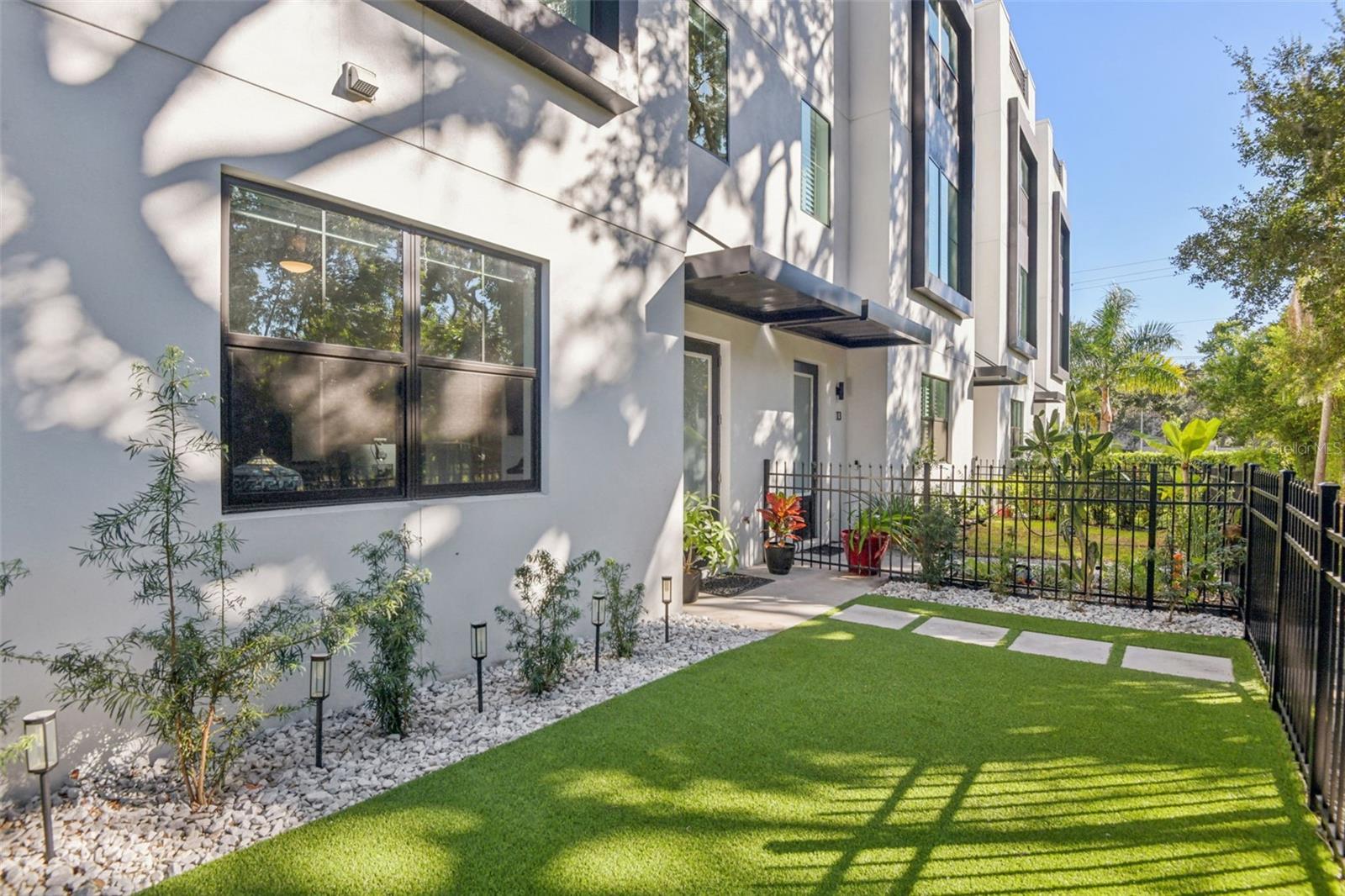 Image 2 of 62 For 2851 Gandy Boulevard 12