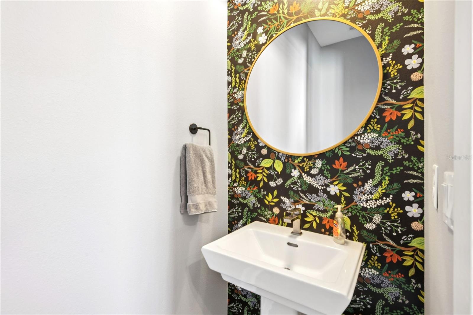 Image 22 of 62 For 2851 Gandy Boulevard 12