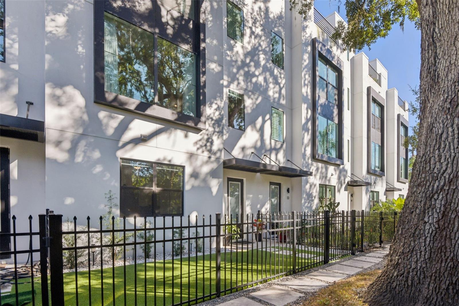 Image 3 of 62 For 2851 Gandy Boulevard 12