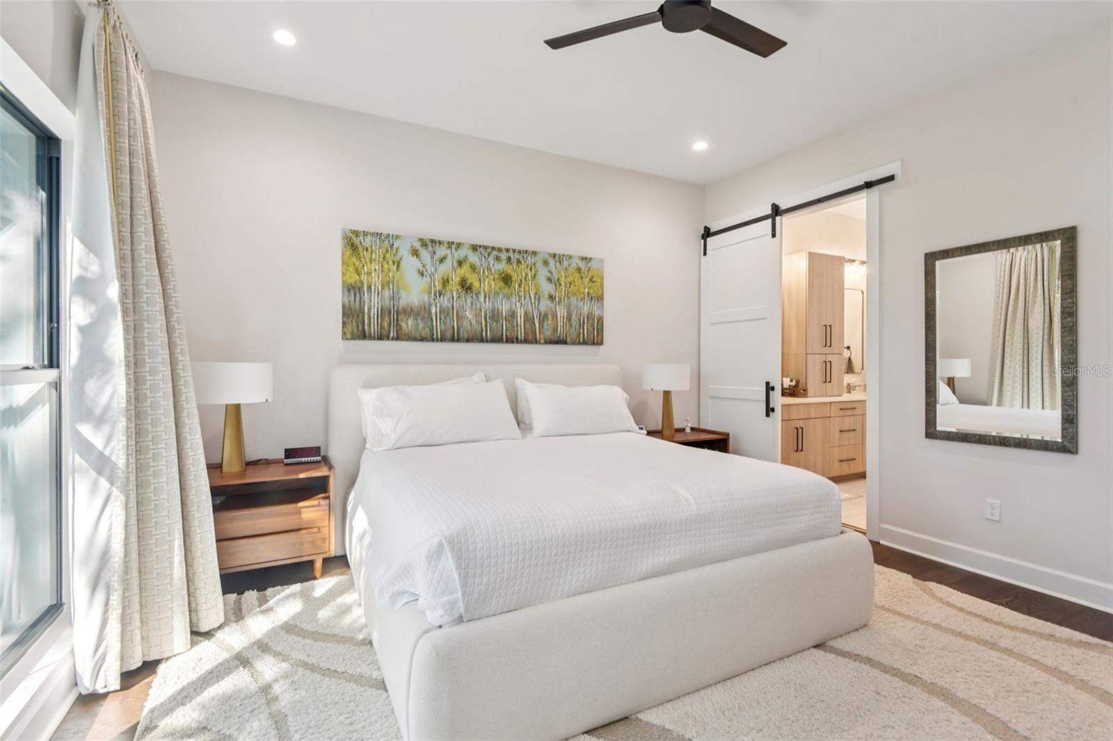 Image 34 of 62 For 2851 Gandy Boulevard 12