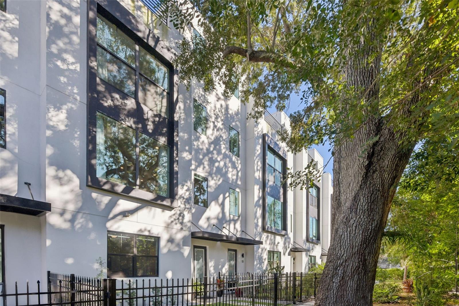 Image 5 of 62 For 2851 Gandy Boulevard 12