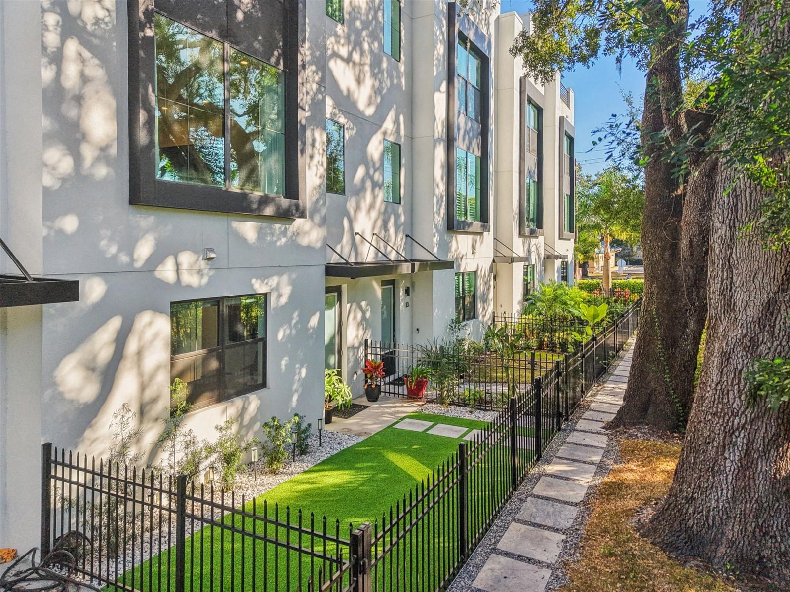 Image 50 of 62 For 2851 Gandy Boulevard 12