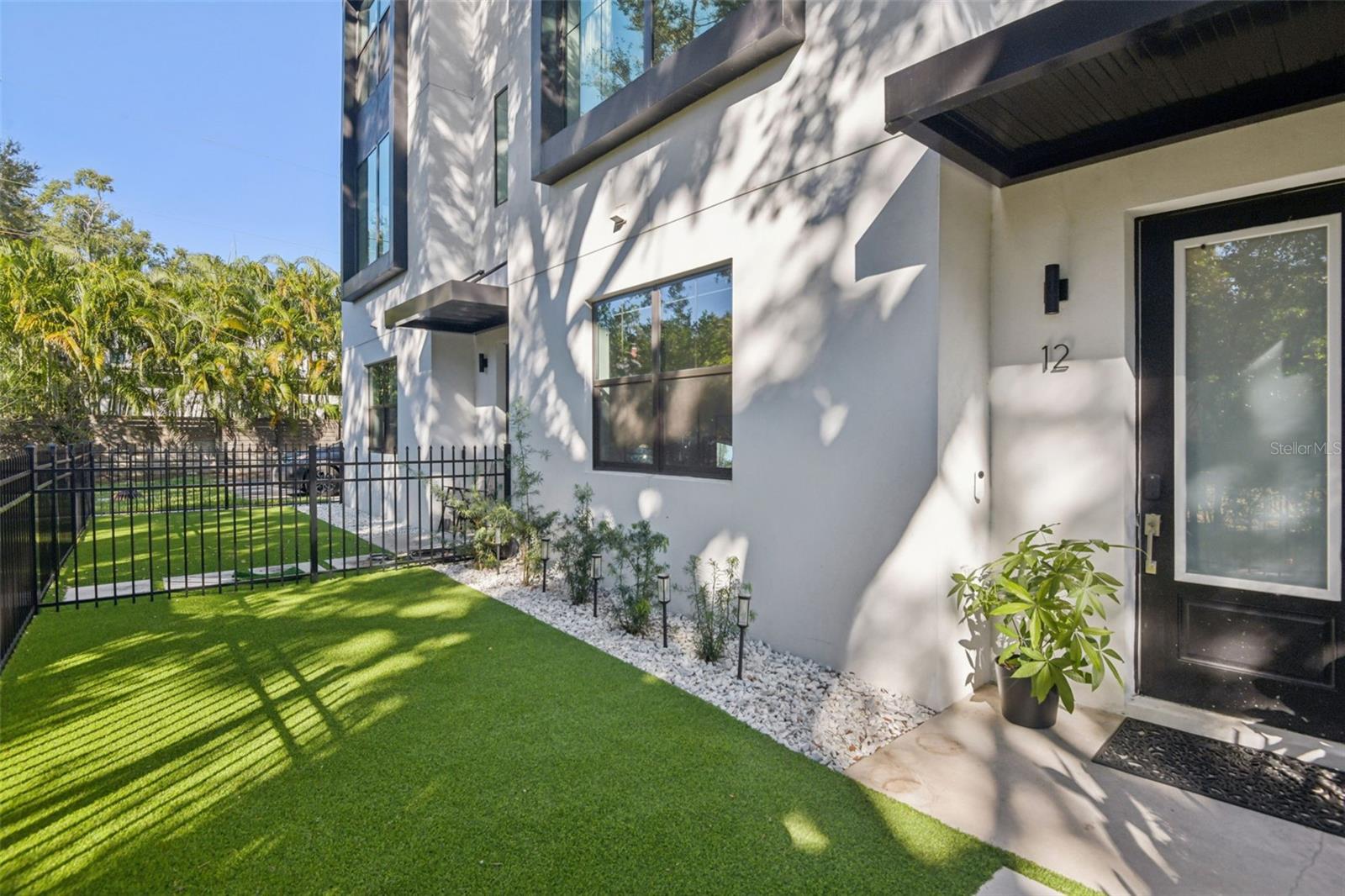 Image 6 of 62 For 2851 Gandy Boulevard 12