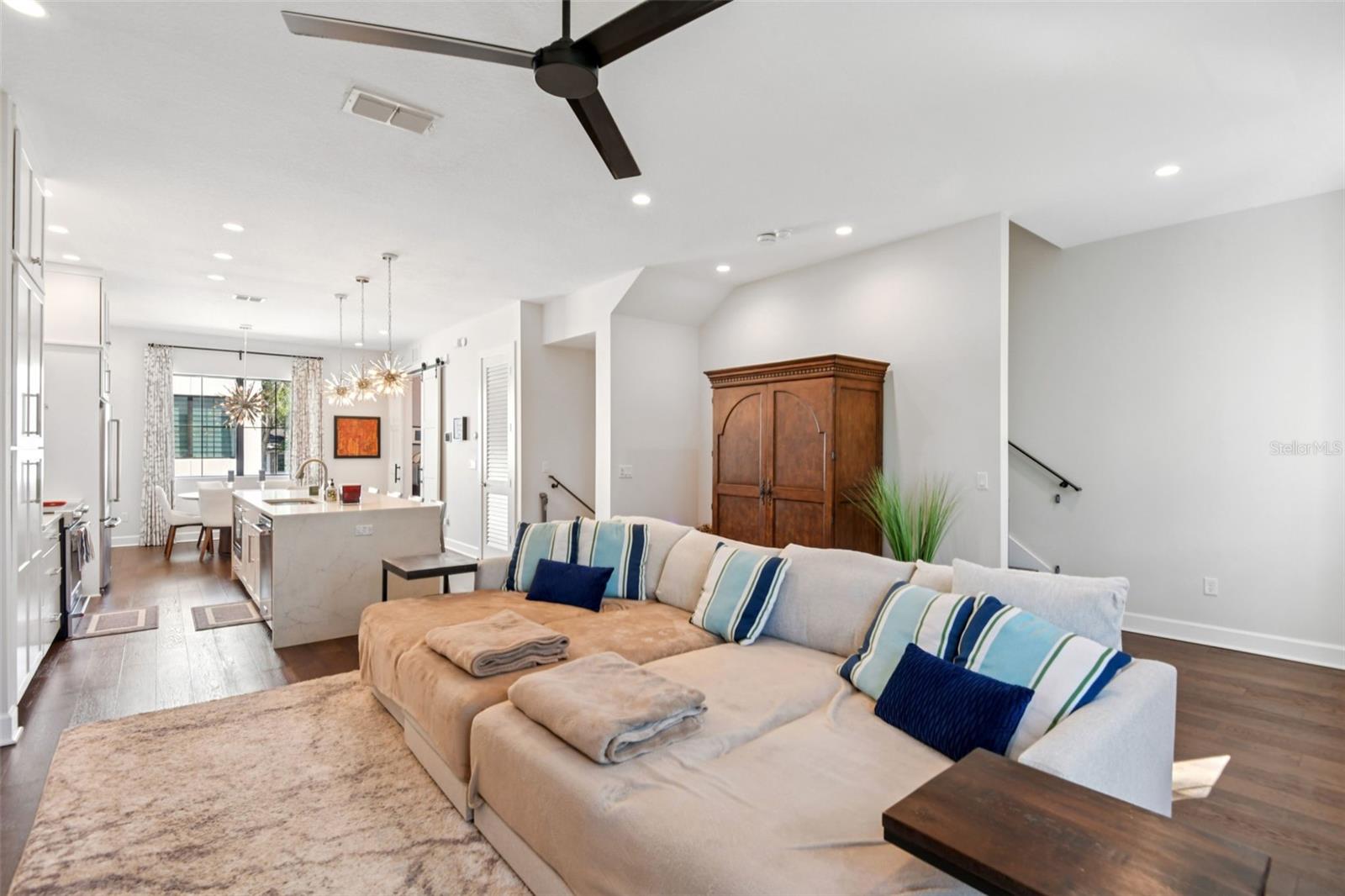 Image 8 of 62 For 2851 Gandy Boulevard 12