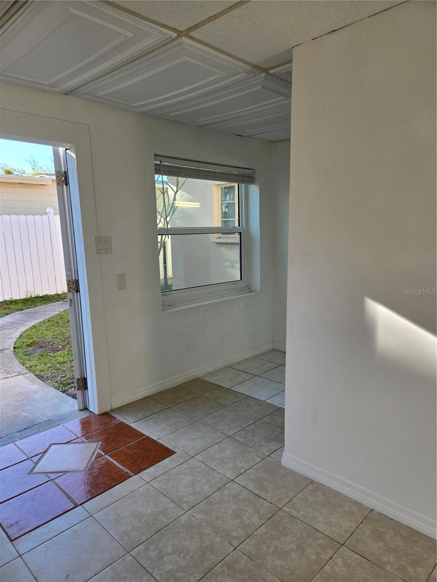 Image 10 of 25 For 6690 10th Avenue Terrace S