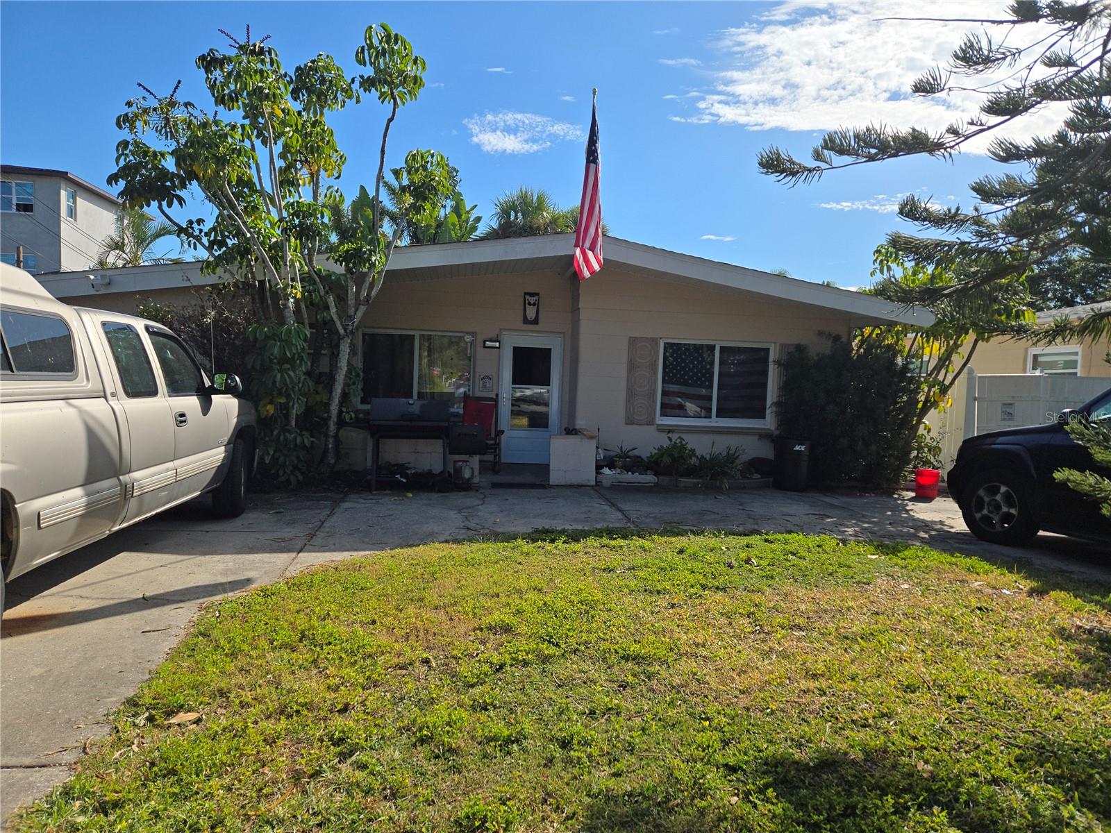 Image 2 of 25 For 6690 10th Avenue Terrace S