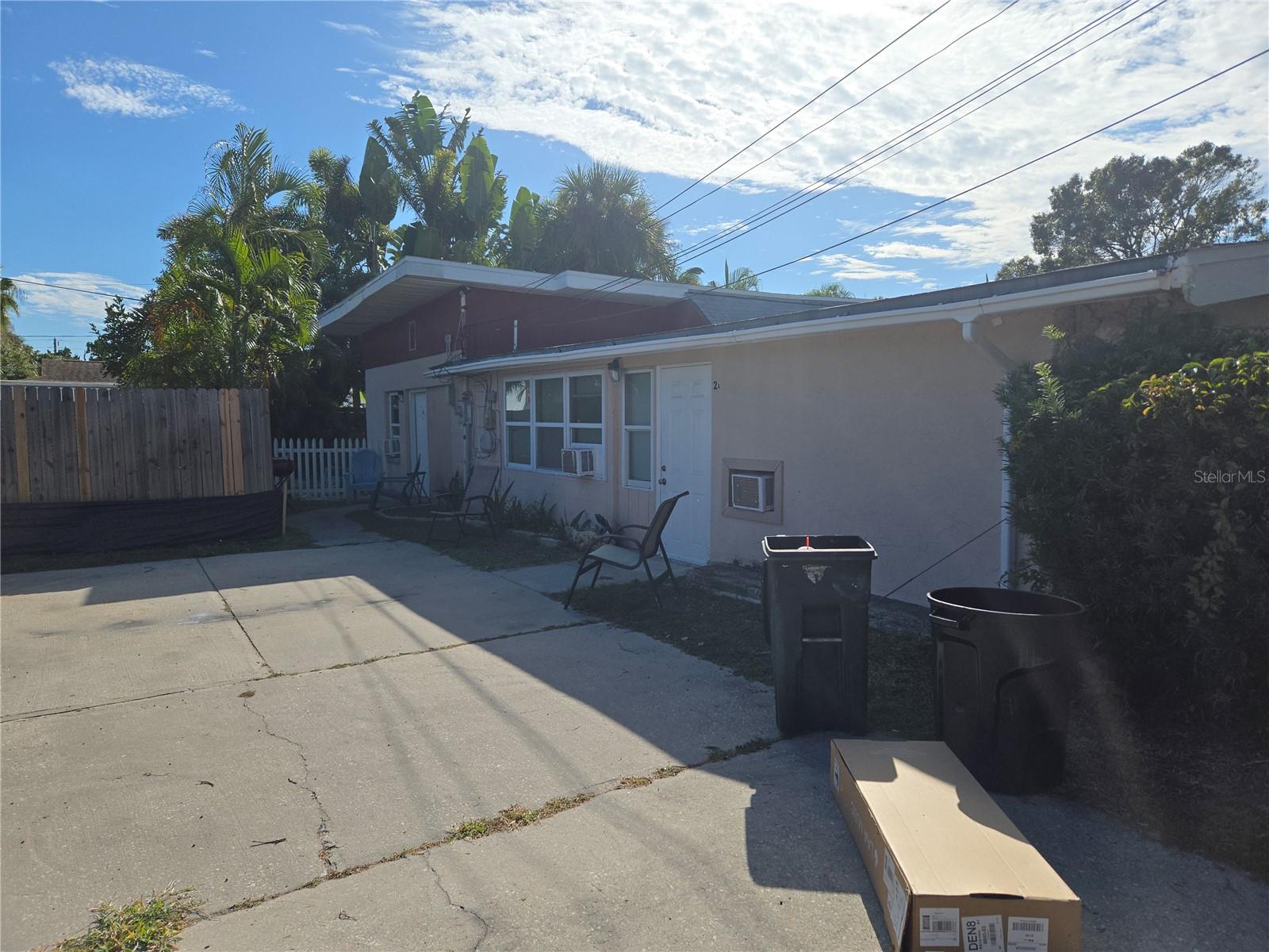 Image 4 of 25 For 6690 10th Avenue Terrace S