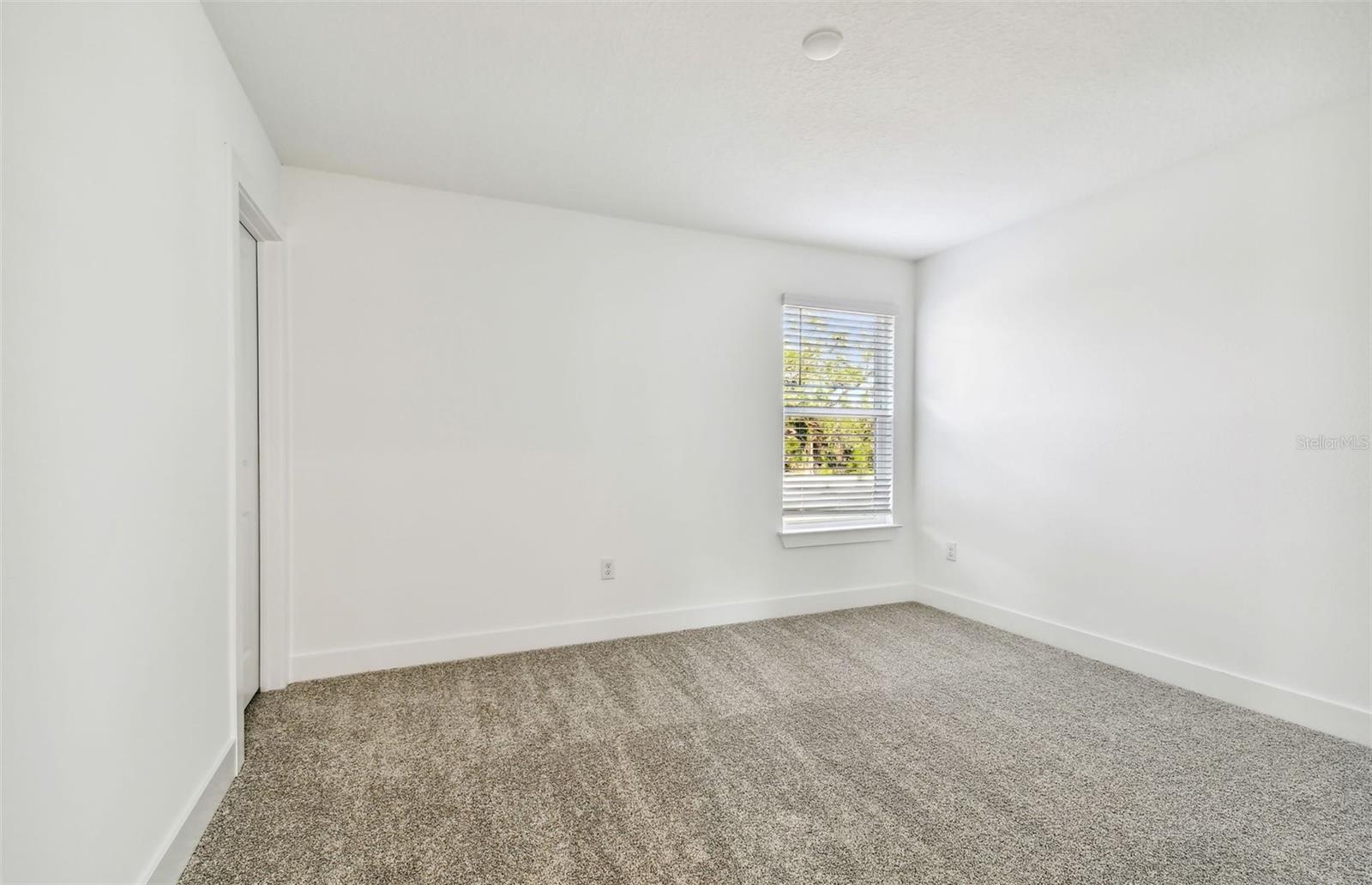 Image 19 of 37 For 13812 Sunlight Meadow Drive