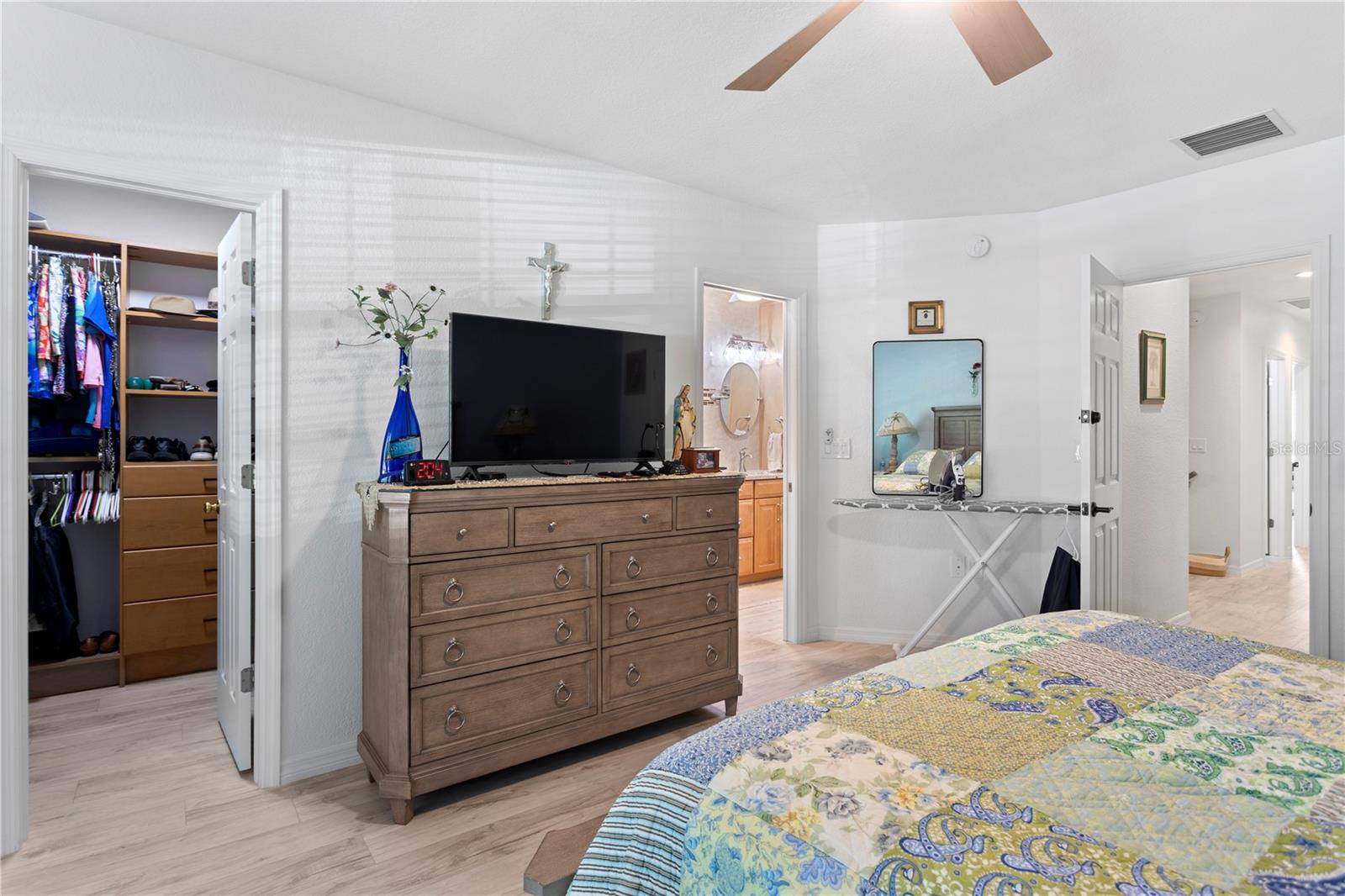 Image 15 of 50 For 350 2nd Street N 6