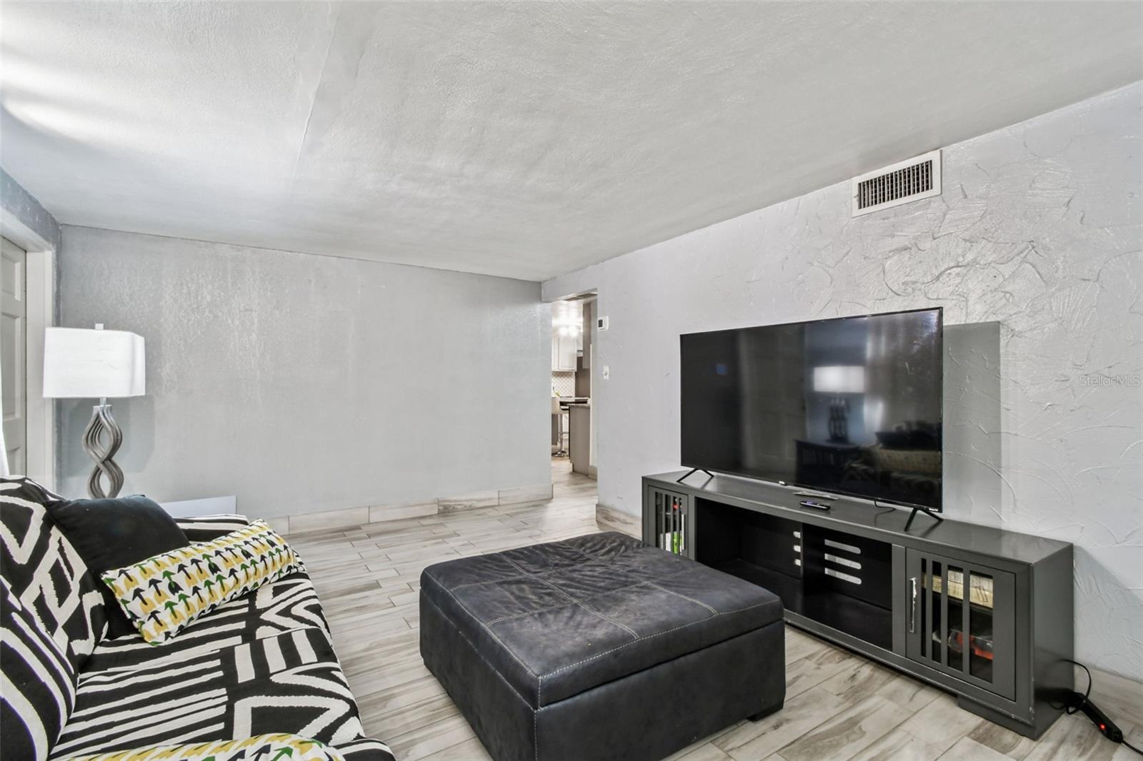 Image 17 of 66 For 3613 Minnehaha Street