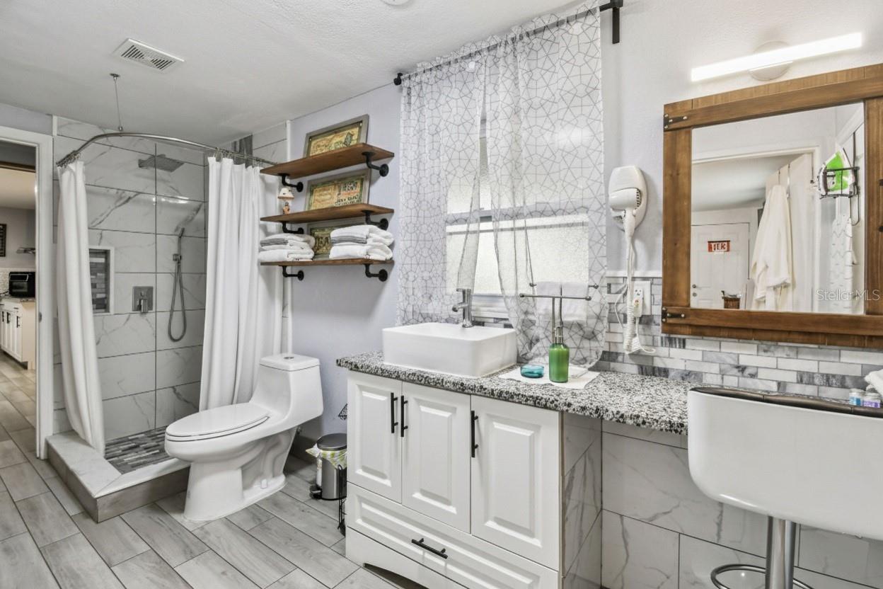 Image 47 of 66 For 3613 Minnehaha Street