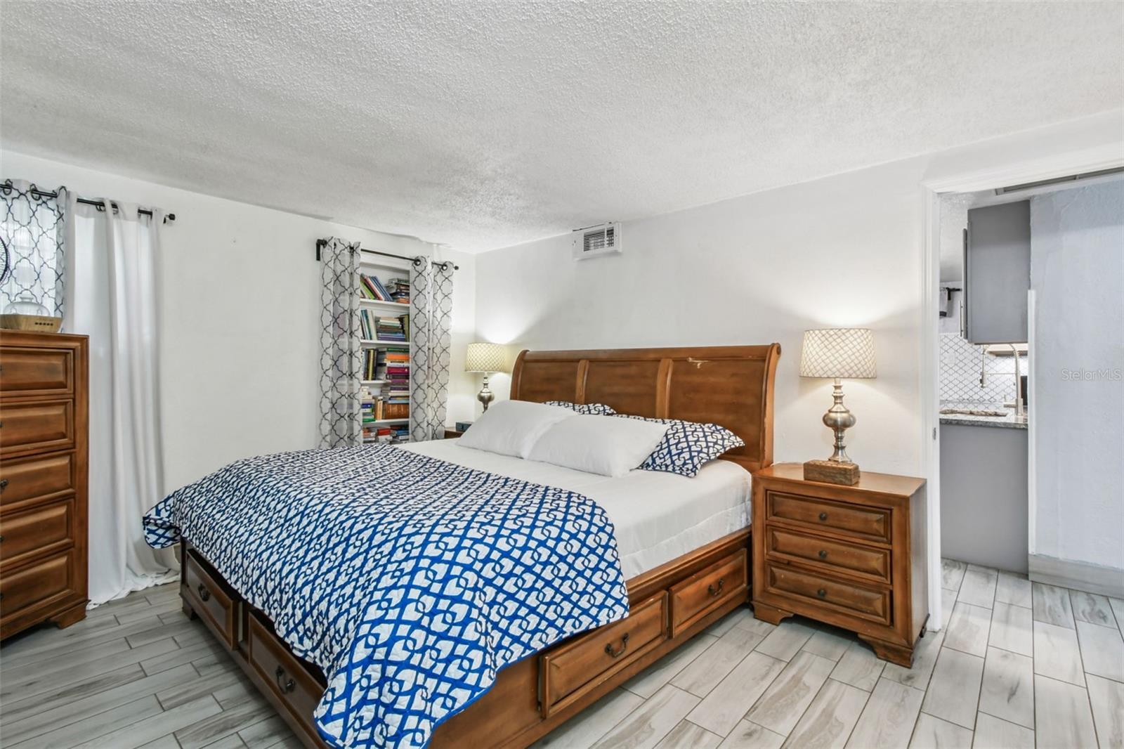 Image 52 of 66 For 3613 Minnehaha Street