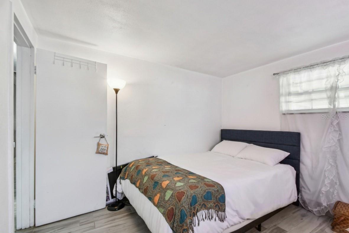 Image 56 of 66 For 3613 Minnehaha Street