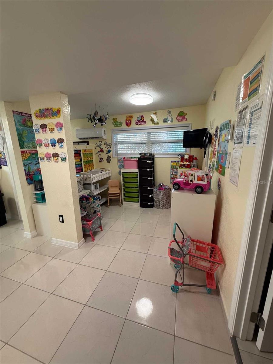 Image 15 of 32 For 7409 Tampania Avenue