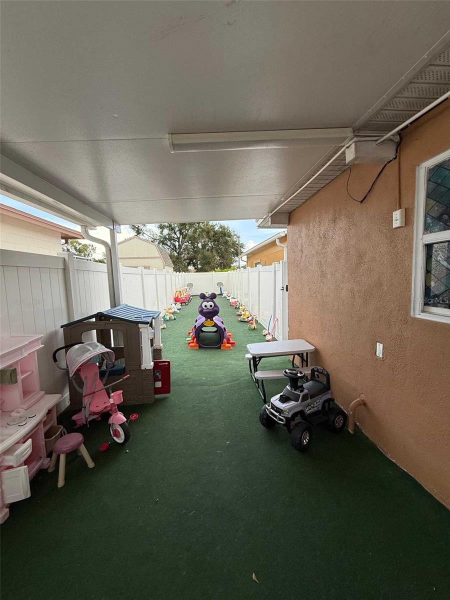 Image 18 of 32 For 7409 Tampania Avenue