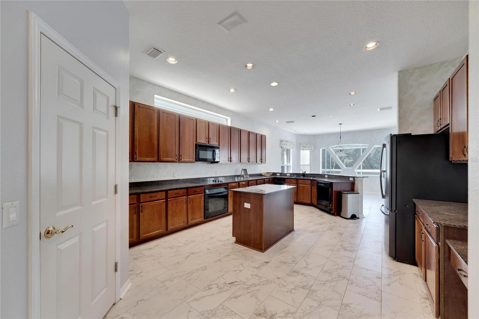 Image 17 of 66 For 17904 Cachet Isle Drive