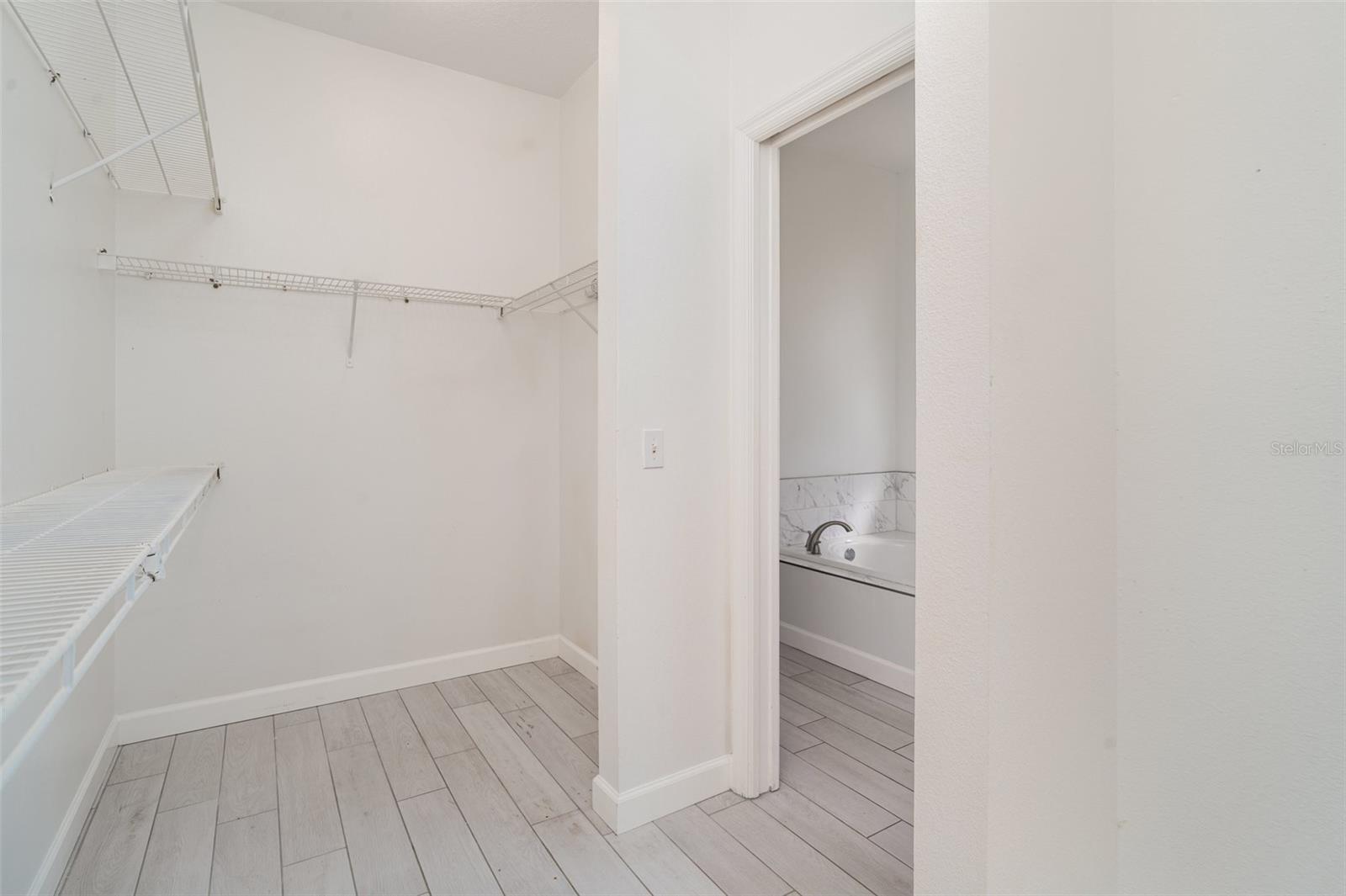 Image 14 of 39 For 30215 Saddlebag Trail