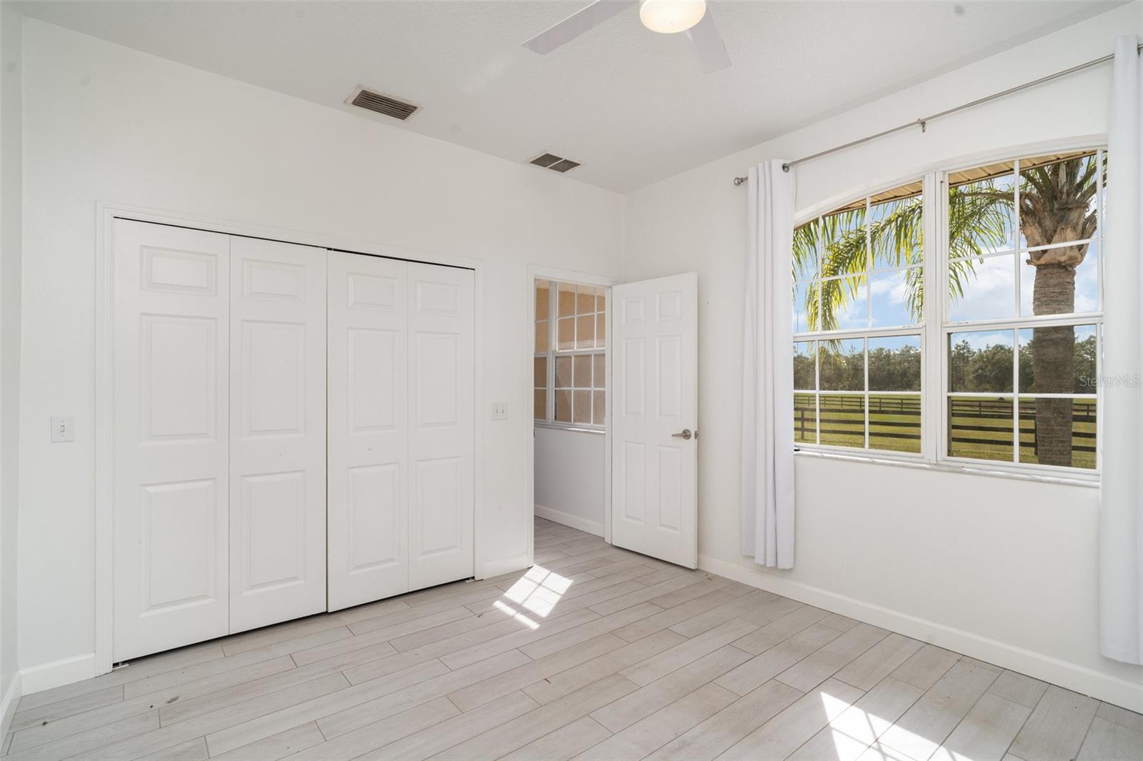 Image 16 of 39 For 30215 Saddlebag Trail