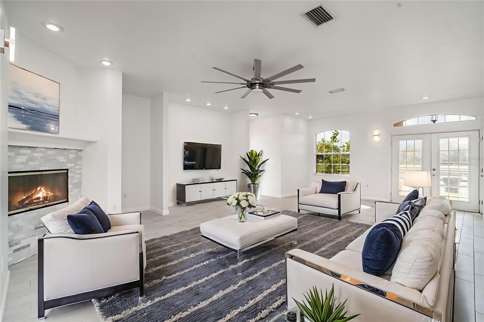 Image 3 of 39 For 30215 Saddlebag Trail