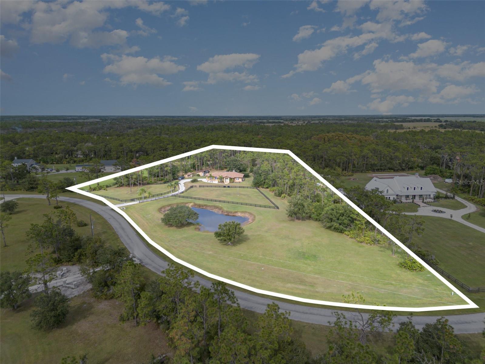 Image 33 of 39 For 30215 Saddlebag Trail