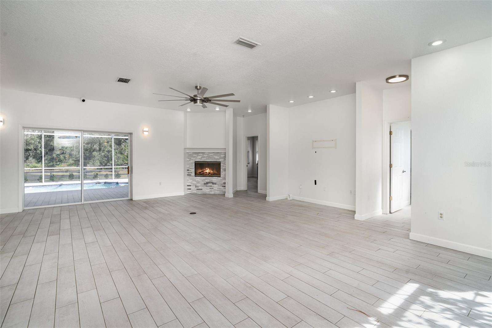 Image 4 of 39 For 30215 Saddlebag Trail