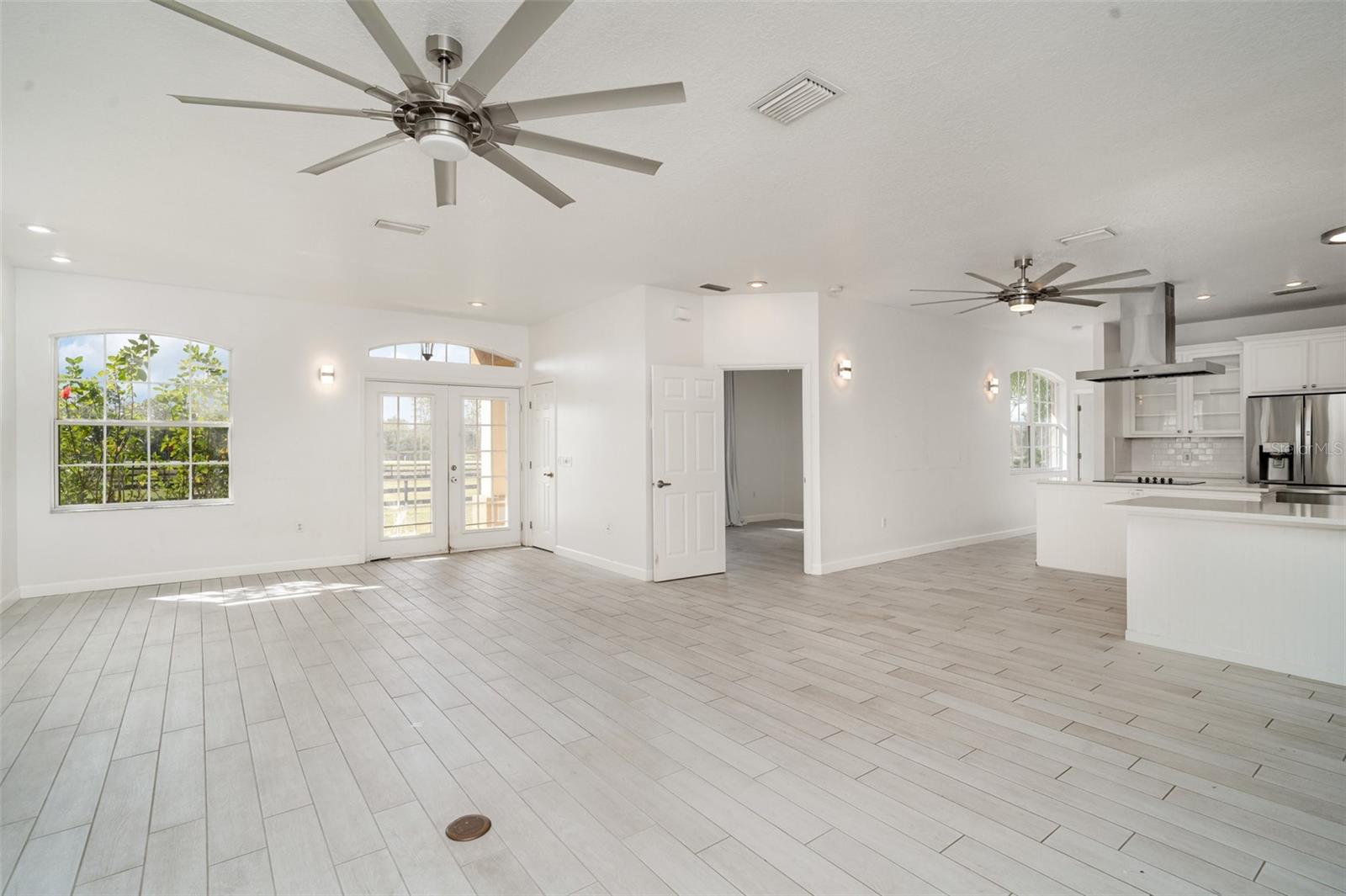 Image 5 of 39 For 30215 Saddlebag Trail