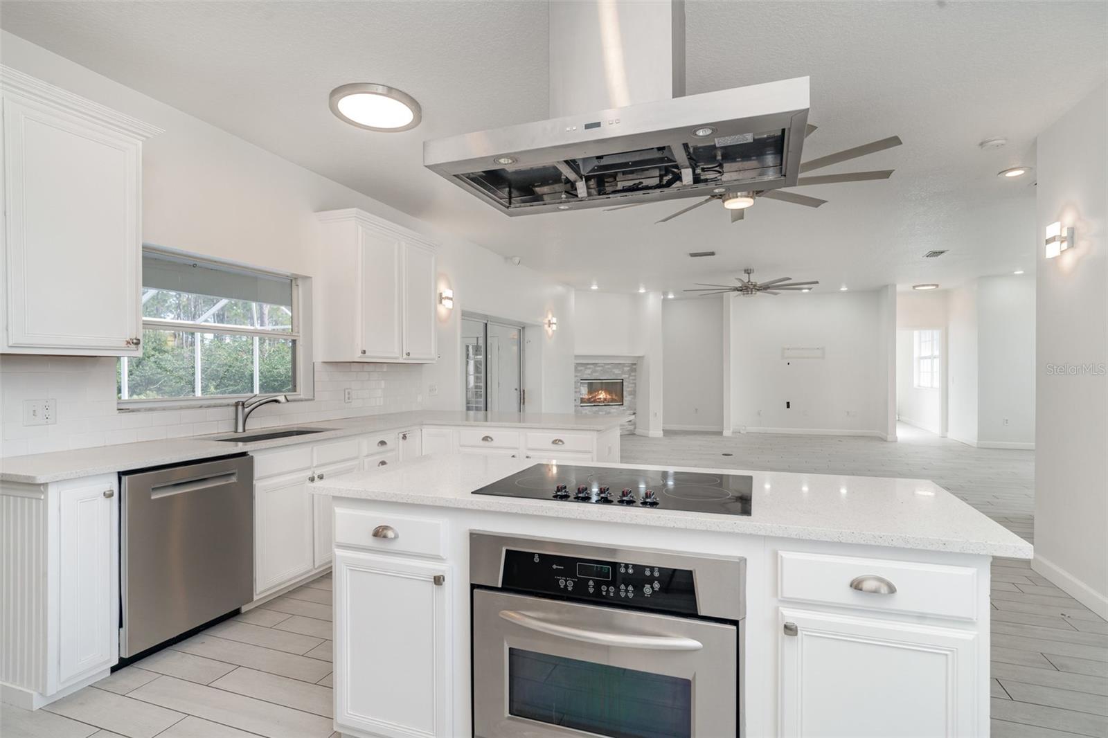 Image 7 of 39 For 30215 Saddlebag Trail