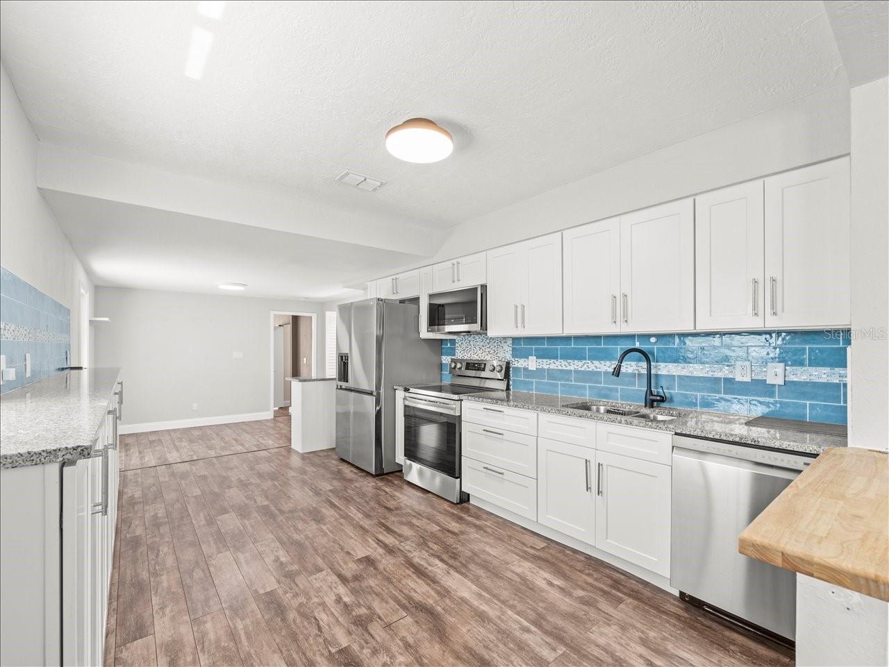 Image 11 of 37 For 2200 Capri Drive