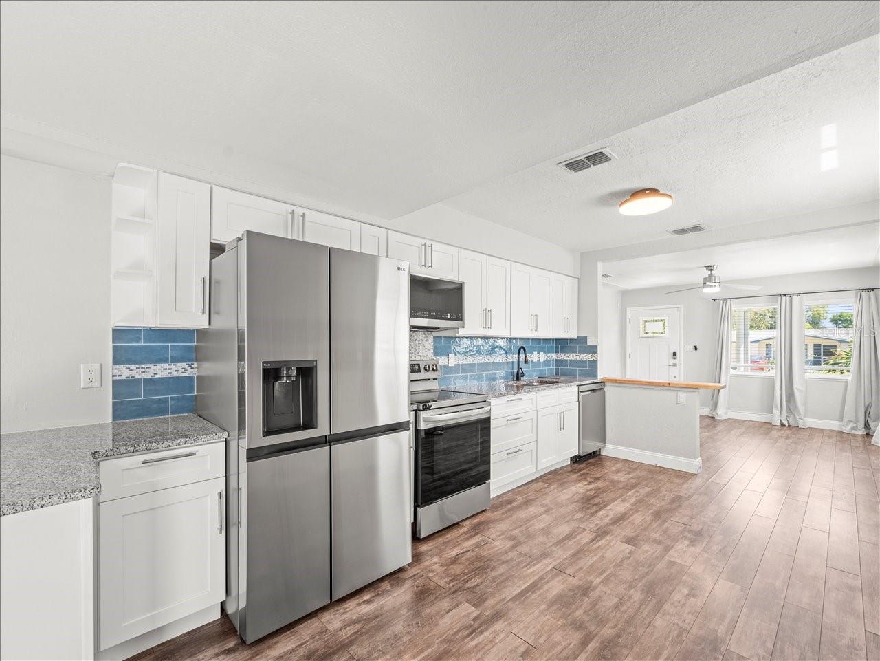 Image 14 of 37 For 2200 Capri Drive