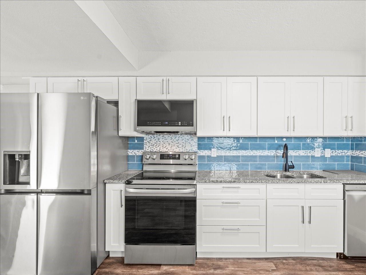 Image 15 of 37 For 2200 Capri Drive