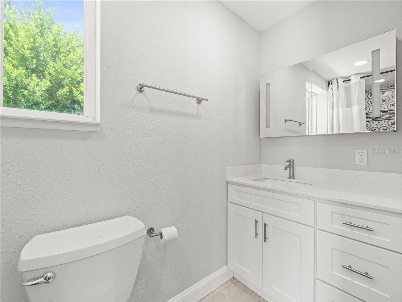 Image 24 of 37 For 2200 Capri Drive