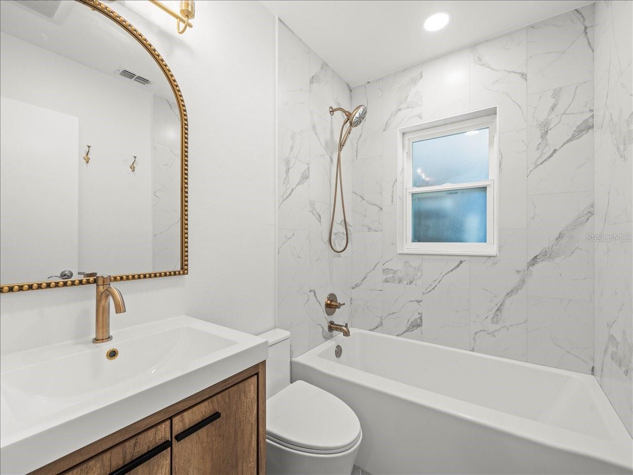 Image 28 of 37 For 2200 Capri Drive