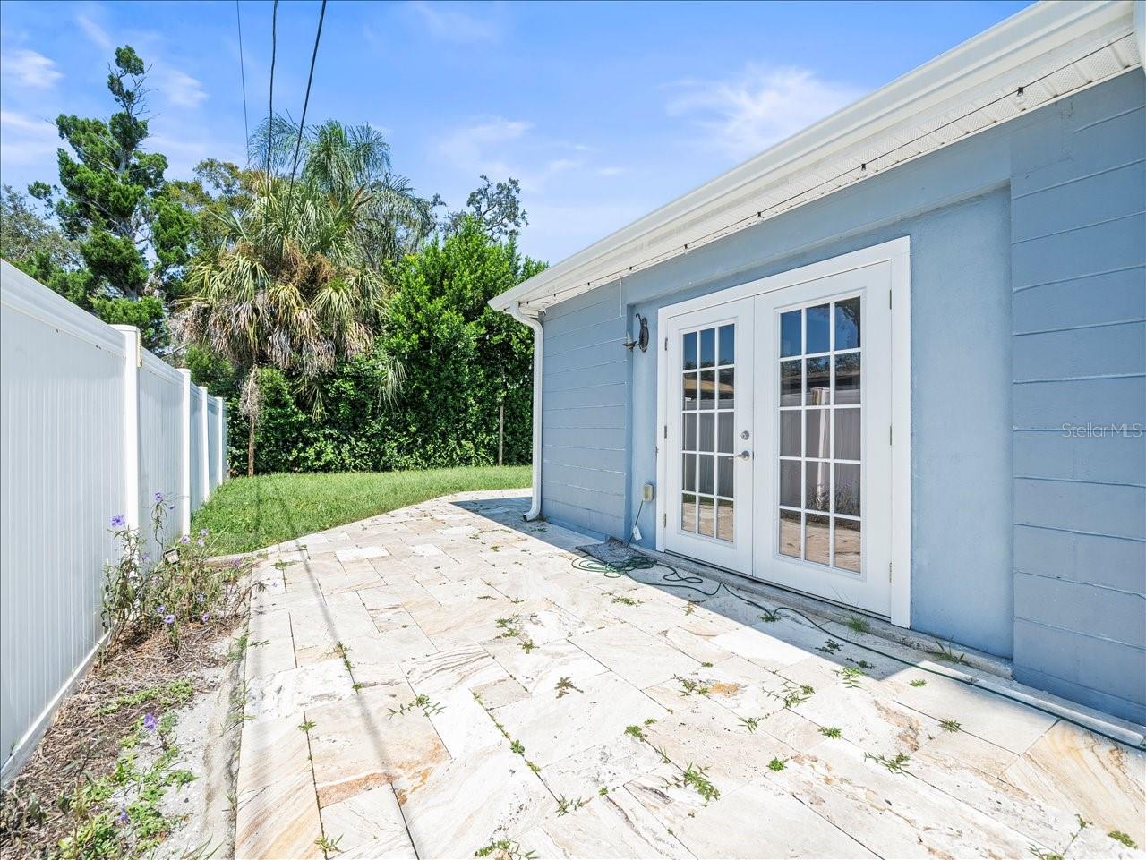 Image 31 of 37 For 2200 Capri Drive