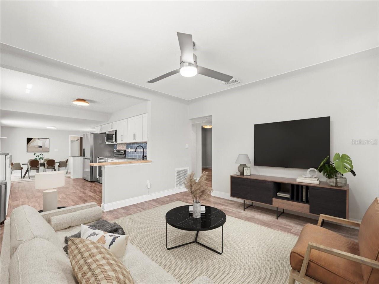 Image 5 of 37 For 2200 Capri Drive