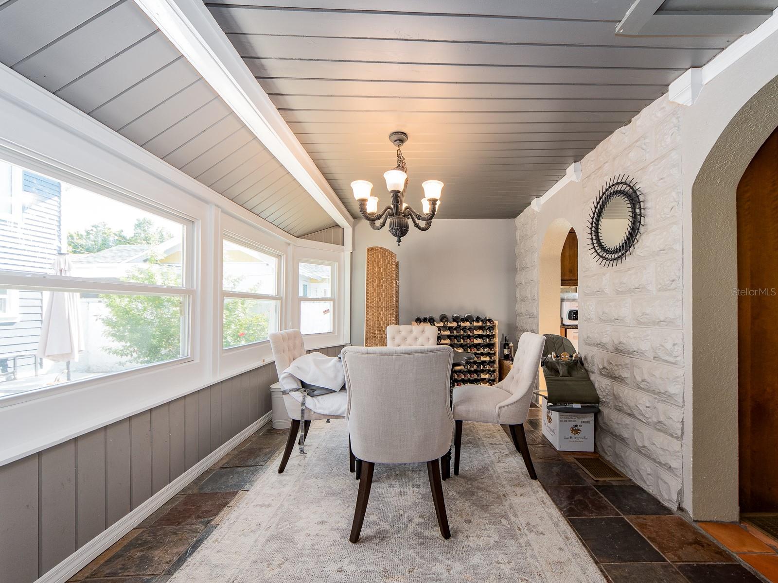 Image 19 of 70 For 945 11th Street N