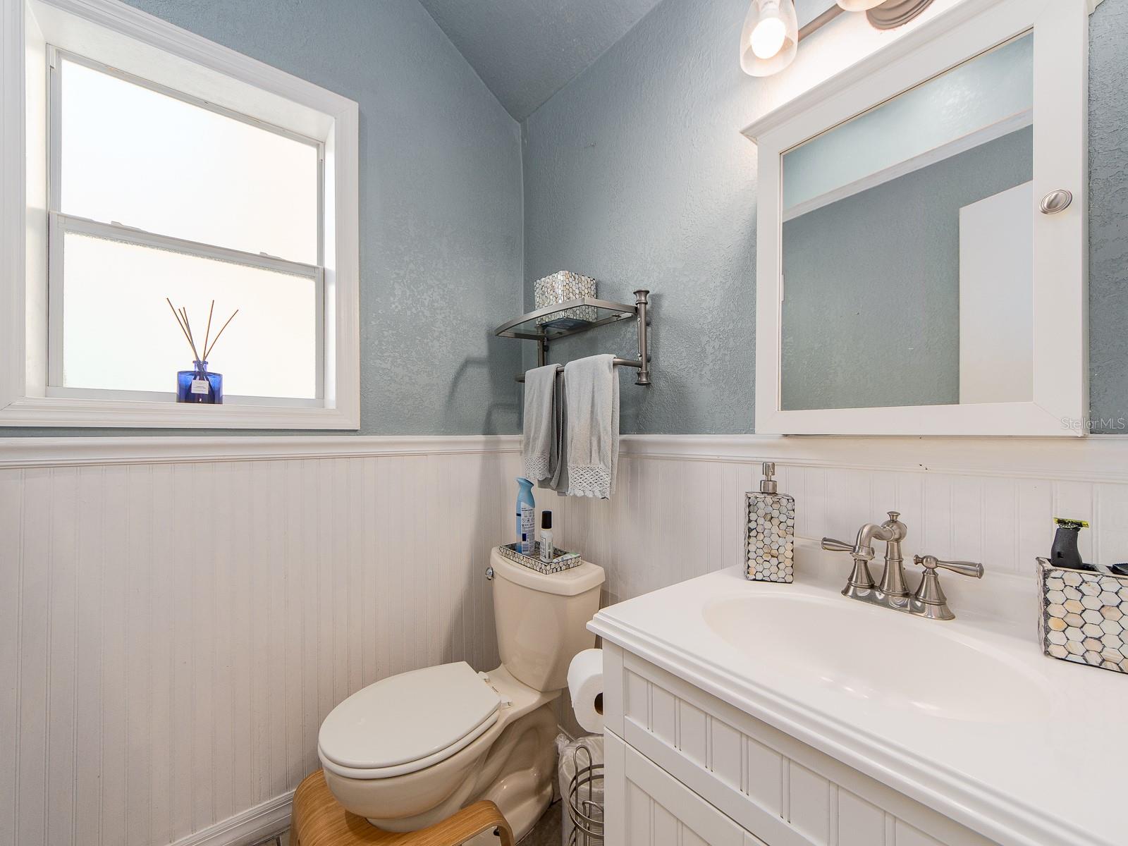 Image 24 of 70 For 945 11th Street N